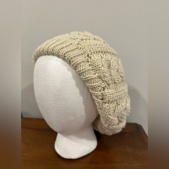 NWOT Women’s Cream OS  slouchy beanie cable-knit beret. Fleece Lined. - Picture 1 of 11